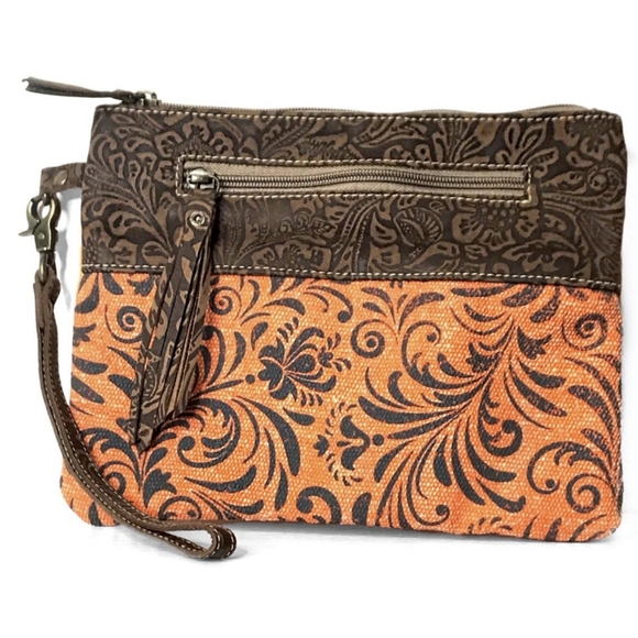 Handcrafted Genuine Leather Clutch/Purse/Wristlet w/Stunning Floral Detail - Picture 5 of 5